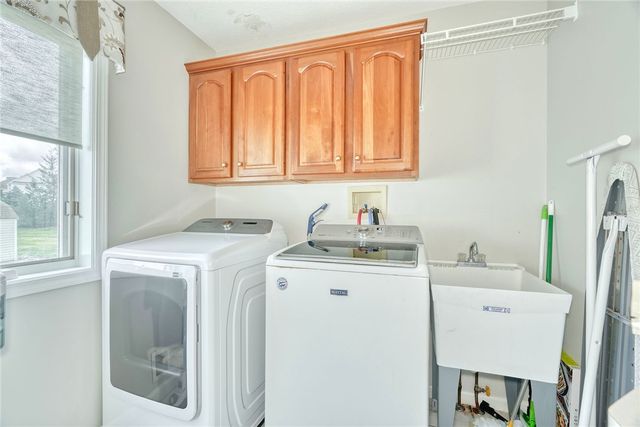 5 Woodrose Drive, Penfield, NY 14580