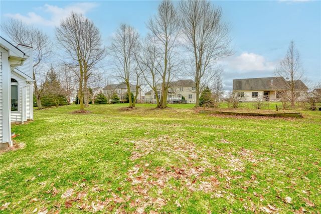 5 Woodrose Drive, Penfield, NY 14580