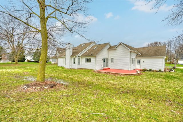 5 Woodrose Drive, Penfield, NY 14580