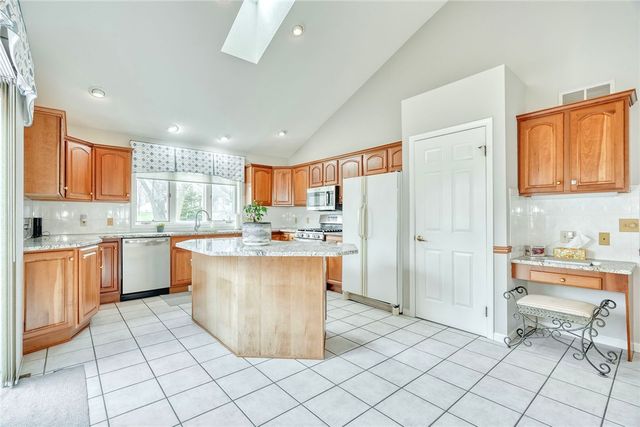 5 Woodrose Drive, Penfield, NY 14580