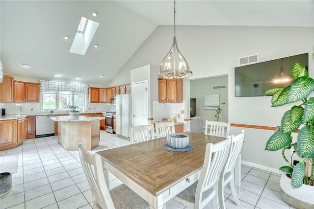 5 Woodrose Drive, Penfield, NY 14580