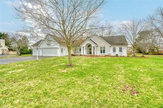 5 Woodrose Drive, Penfield, NY 14580