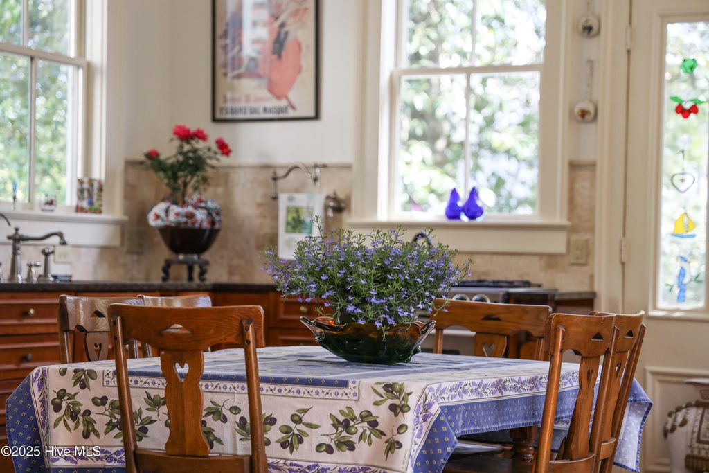 Image 39 of property listing at 111 S 4th Street, Wilmington, NC 28401