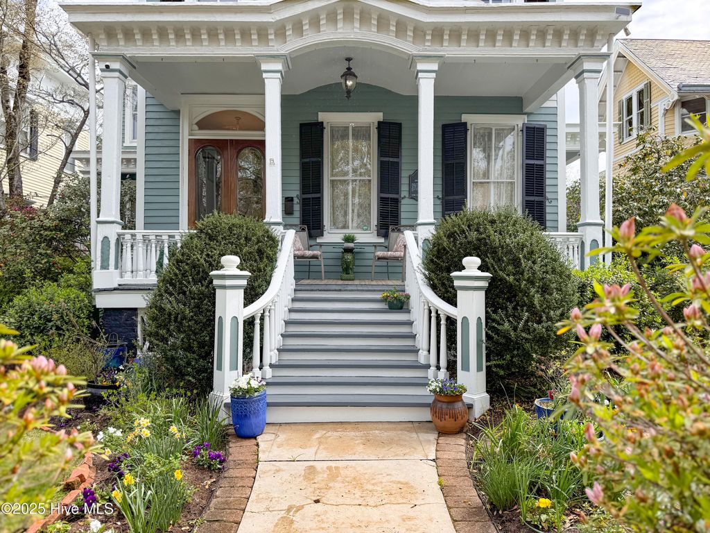 Image 4 of property listing at 111 S 4th Street, Wilmington, NC 28401