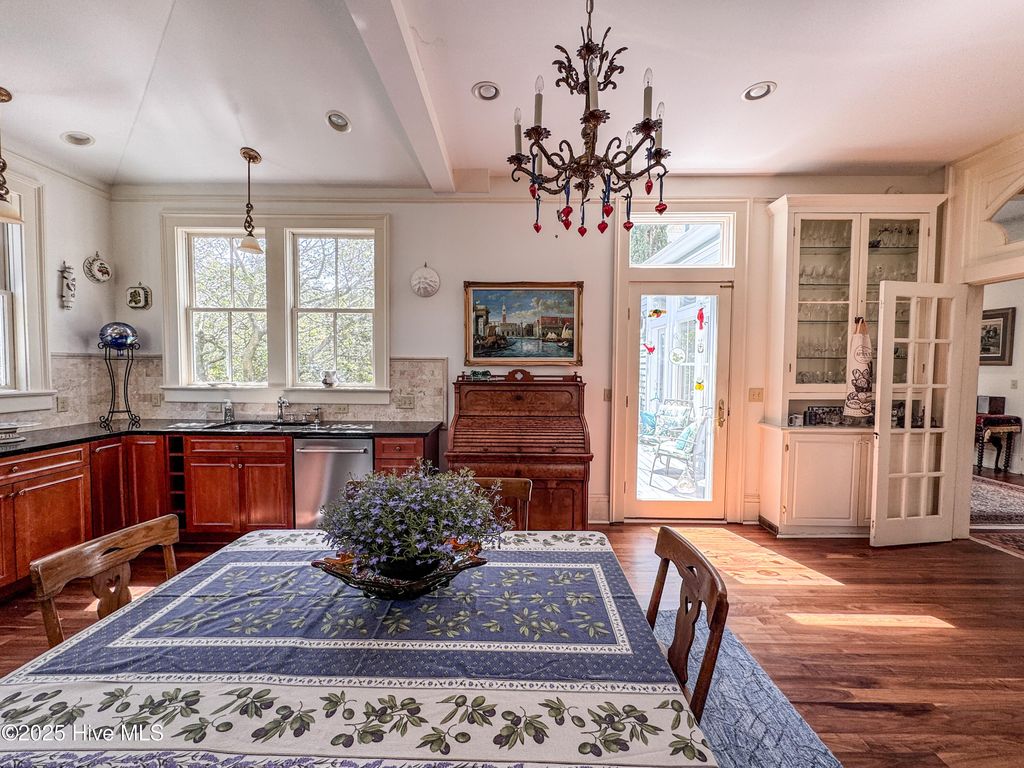 Image 42 of property listing at 111 S 4th Street, Wilmington, NC 28401