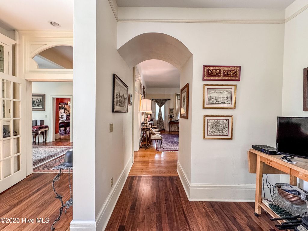 Image 44 of property listing at 111 S 4th Street, Wilmington, NC 28401