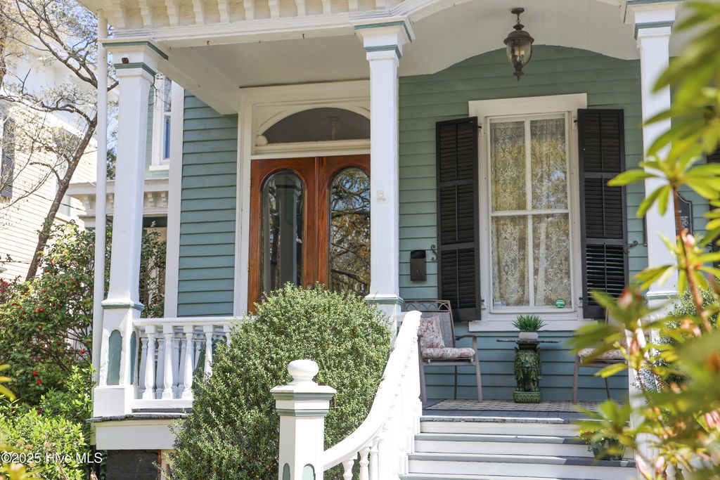 Image 6 of property listing at 111 S 4th Street, Wilmington, NC 28401