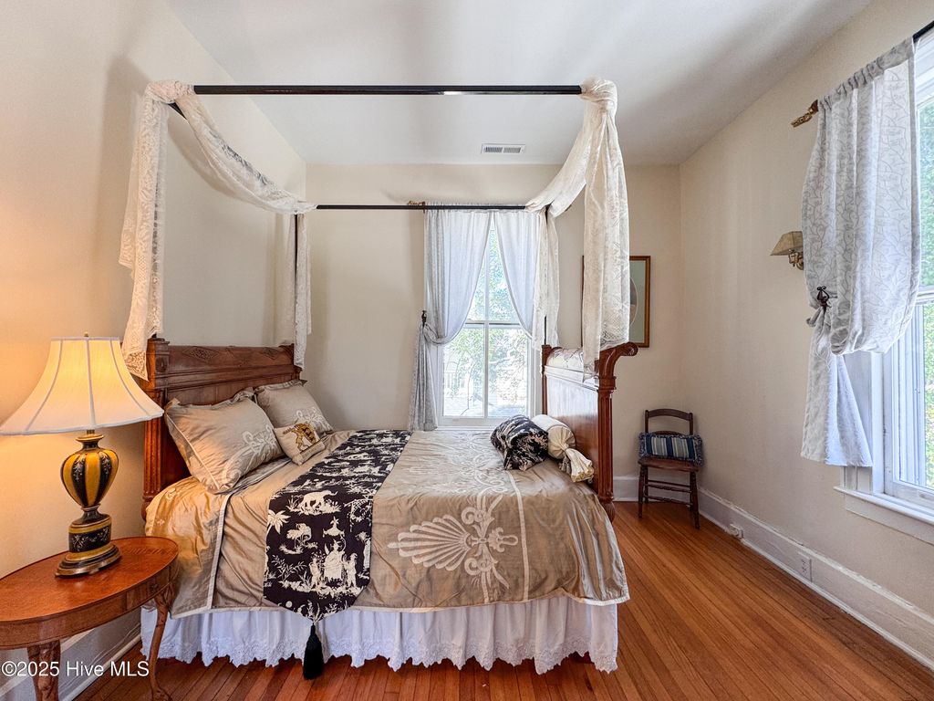 Image 78 of property listing at 111 S 4th Street, Wilmington, NC 28401