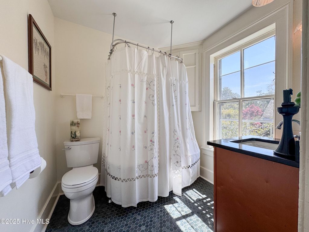 Image 81 of property listing at 111 S 4th Street, Wilmington, NC 28401