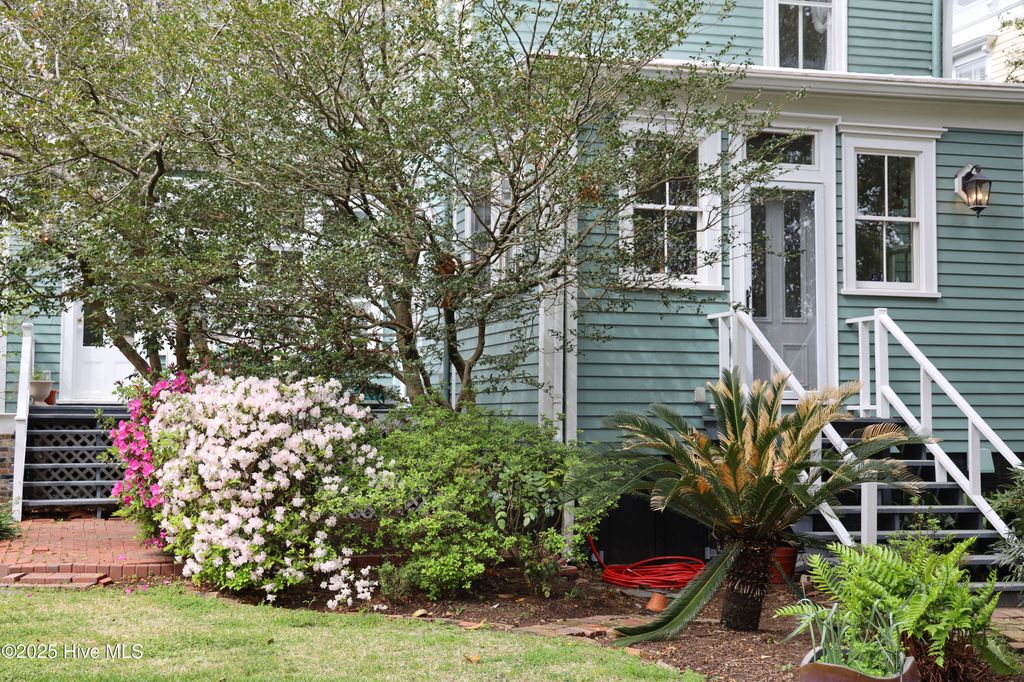 Image 84 of property listing at 111 S 4th Street, Wilmington, NC 28401