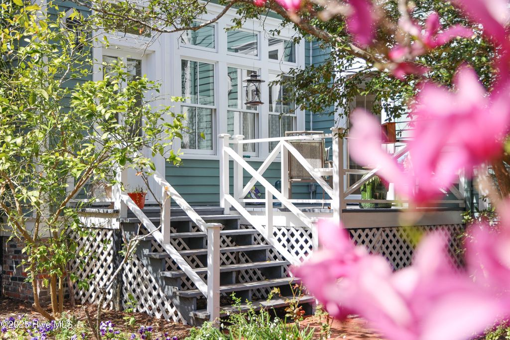 Image 92 of property listing at 111 S 4th Street, Wilmington, NC 28401