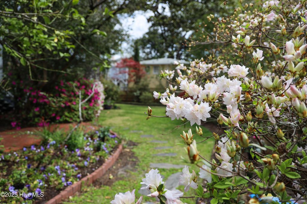 Image 93 of property listing at 111 S 4th Street, Wilmington, NC 28401