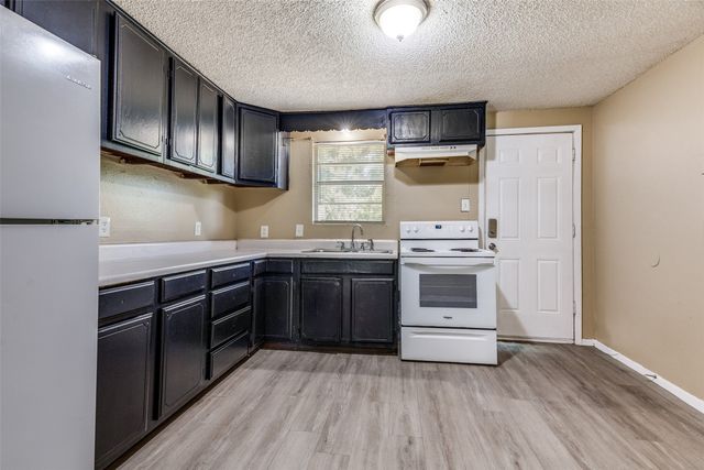8100 Doreen Avenue, Fort Worth, TX 76116