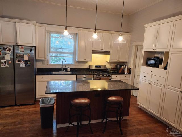 1523 E Moreno St, Pensacola, FL 32503