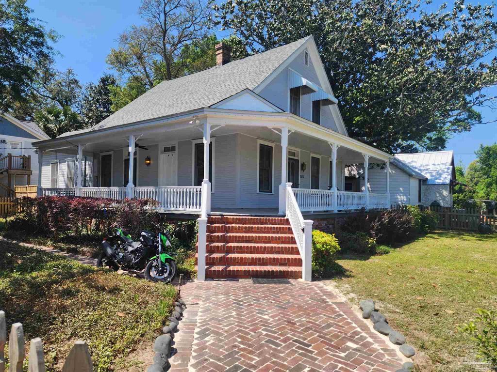1523 E Moreno St, Pensacola, FL 32503