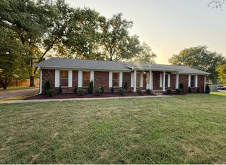 548 Hillside Ln, Gallatin, TN 37066