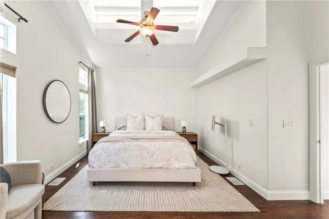80 Huntington, Huntington Beach, CA 92648