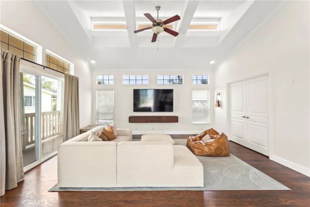 80 Huntington, Huntington Beach, CA 92648