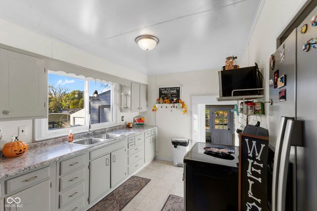 46 National Avenue, Indianapolis, IN 46227