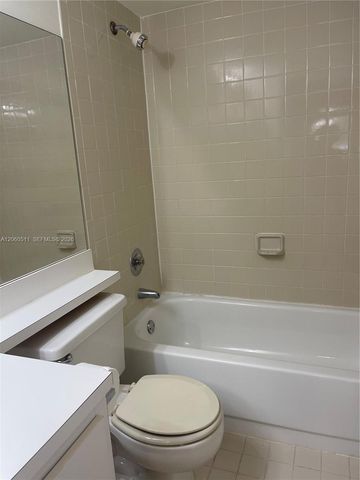 510 S Park Rd 22-10, Hollywood, FL 33021