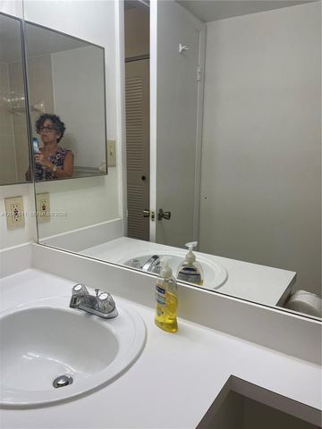 510 S Park Rd 22-10, Hollywood, FL 33021