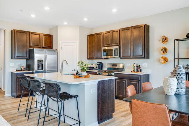 283 Red Oak Circle, Volo, IL 60020