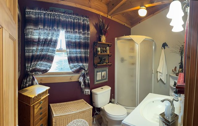 1355 Highland Ln, Crossville, TN 38555