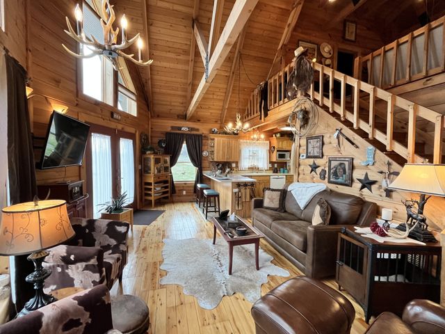 1355 Highland Ln, Crossville, TN 38555