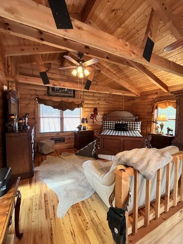 1355 Highland Ln, Crossville, TN 38555