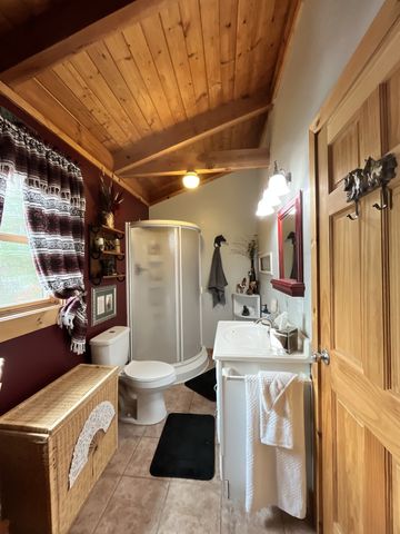 1355 Highland Ln, Crossville, TN 38555