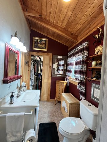 1355 Highland Ln, Crossville, TN 38555