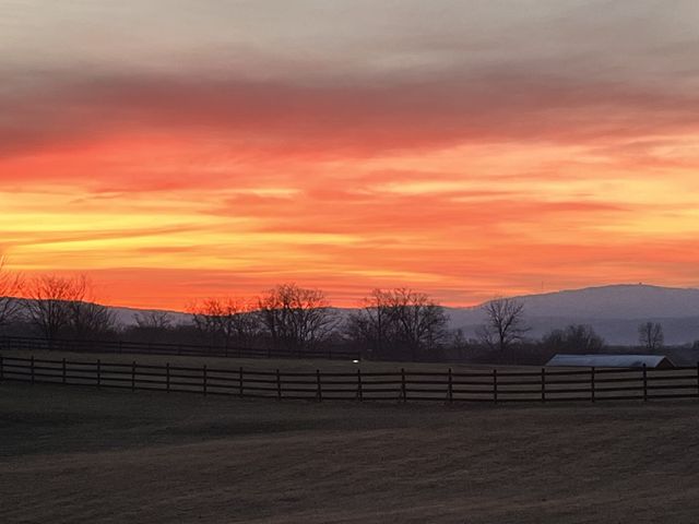 1355 Highland Ln, Crossville, TN 38555