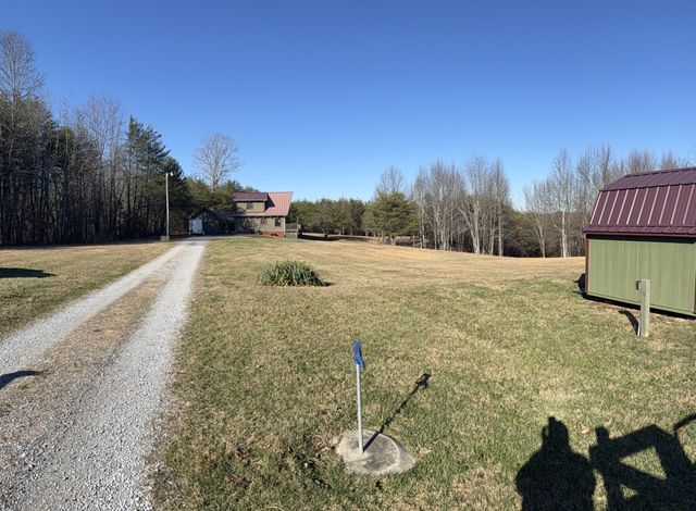 1355 Highland Ln, Crossville, TN 38555