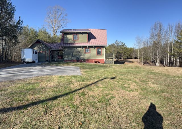 1355 Highland Ln, Crossville, TN 38555
