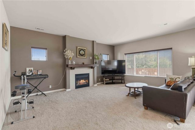 6338 Victoria Avenue SE, Auburn, WA 98092