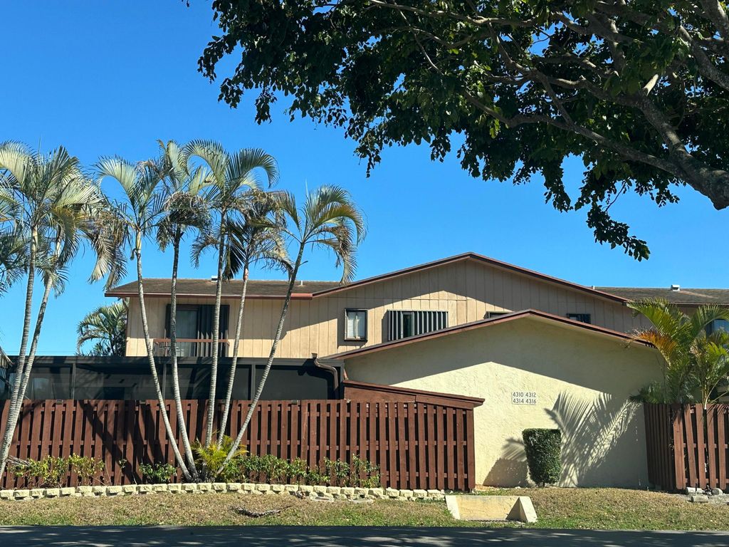 4310 S Landar Drive, Lake Worth, FL 33463