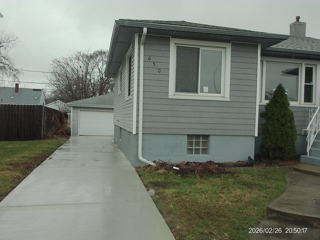 650 Greenbay Avenue, Calumet City, IL 60409