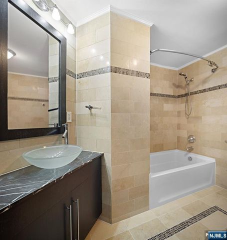 1286 River Road, Edgewater, NJ 07020