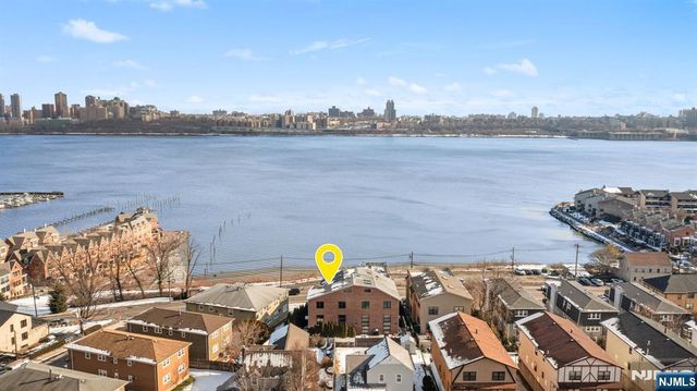 1286 River Road, Edgewater, NJ 07020