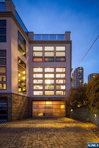 1286 River Road, Edgewater, NJ 07020