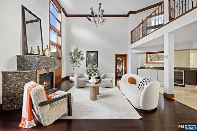 1286 River Road, Edgewater, NJ 07020