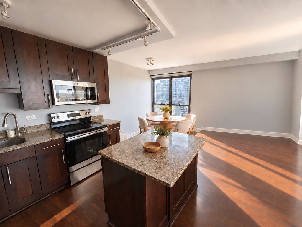 2930 N SHERIDAN Road 2201, Chicago, IL 60657 — photo 3