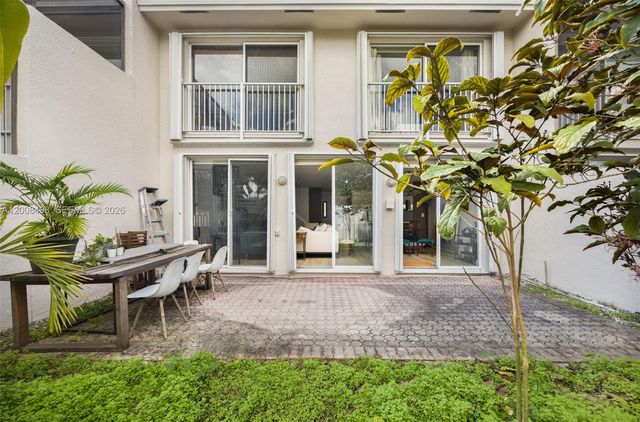 10233 NW 52nd Ln 0, Doral, FL 33178