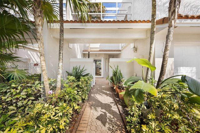 10233 NW 52nd Ln 0, Doral, FL 33178