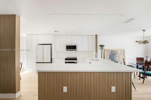 10233 NW 52nd Ln 0, Doral, FL 33178