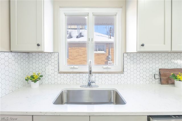 24206 Beech Lane, North Olmsted, OH 44070