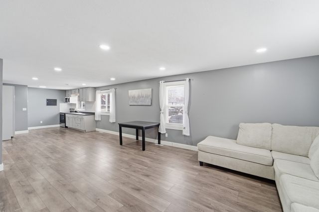 1803 E 14th Street, Des Moines, IA 50316