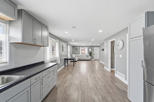 1803 E 14th Street, Des Moines, IA 50316