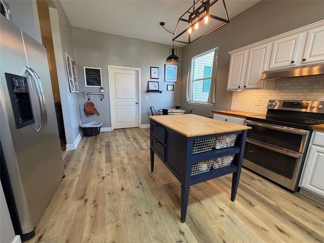 1527 DESS DRIVE, Orlando, FL 32818