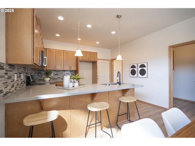 6050 Se 136th Ave, Portland, OR 97236